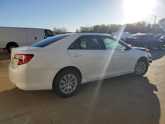 4T1BF1FKXDU212954 - 2013 TOYOTA CAMRY L WHITE photo 3