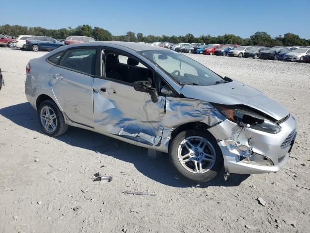 3FADP4BJ8KM153323 - 2019 FORD FIESTA SE 银色 照片 4