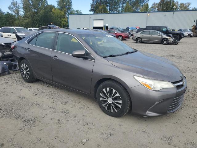 4T1BF1FK7GU194322 - 2016 TOYT CAMRY LE GRAY photo 4