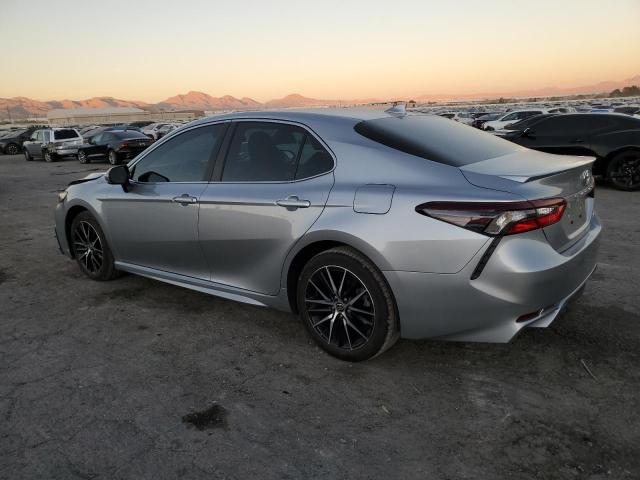 4T1G11AK5PU838377 - 2023 TOYOTA CAMRY SE NIGHT SHADE SILVER photo 2