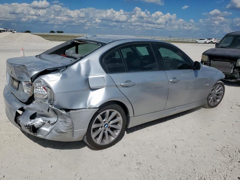 WBAPH7G5XBNN05239 - 2011 BMW 328 I SILVER photo 3