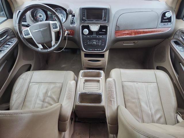 2C4RC1BG9GR300540 - 2016 CHRYSLER TOWN & COU TOURING MAROON photo 8