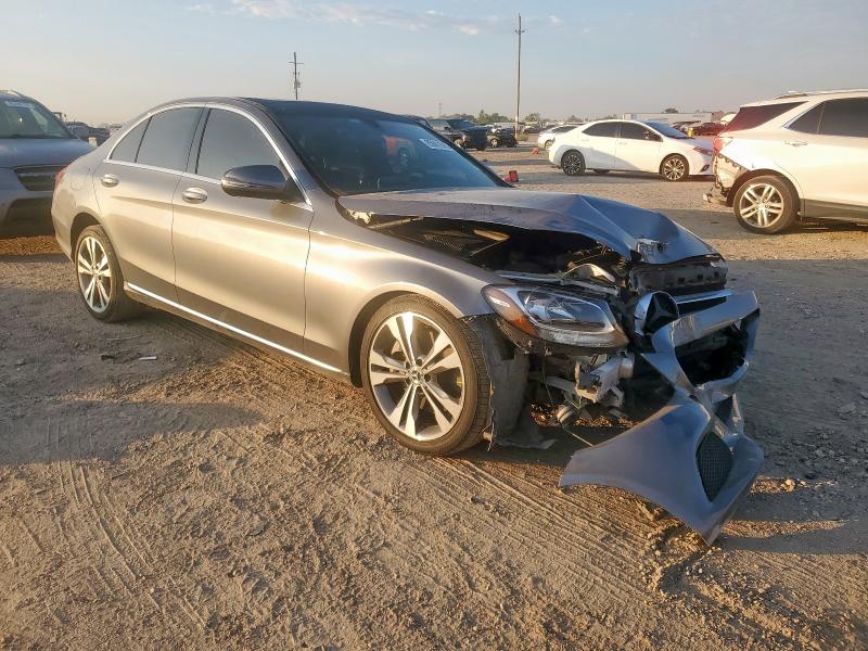 WDDWF4JB1JR337635 - 2018 MERCEDES-BENZ C 300 GRAY photo 4