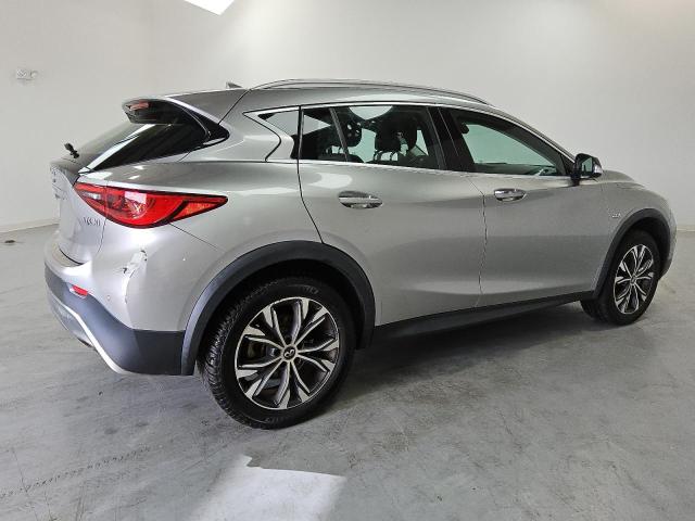 SJKCH5CR6HA026022 - 2017 INFINITI QX30 BASE SILVER photo 3