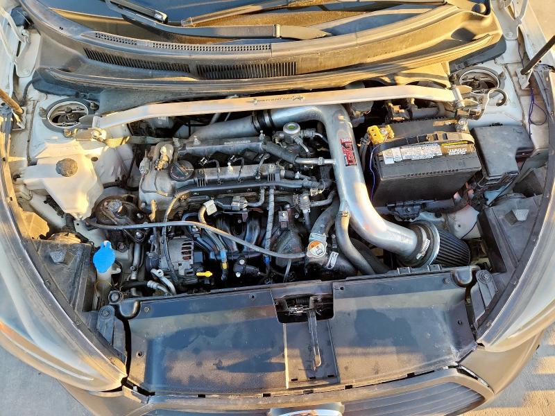 KMHTC6AE1GU287848 - 2016 HYUNDAI VELOSTER TURBO 白色 照片 11