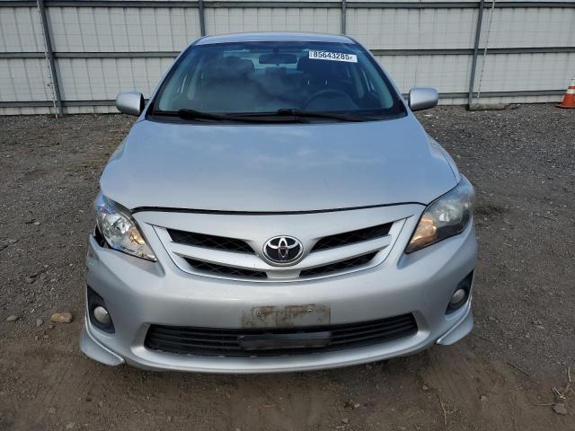2T1BU4EE9DC027394 - 2013 TOYOTA COROLLA BASE Մոխրագույն լուսանկար 5