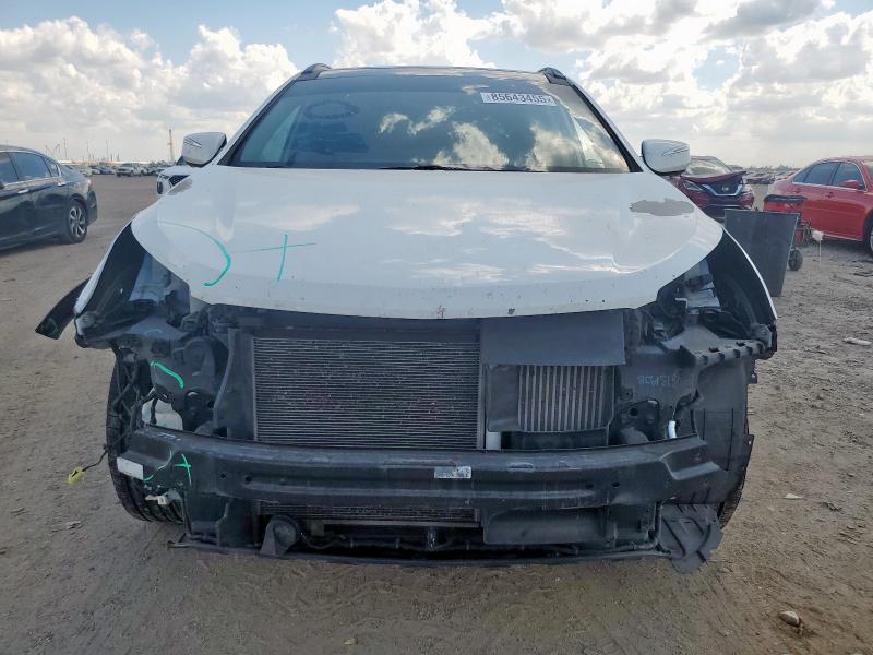 5NMZW4LA9JH067215 - 2018 HYUNDAI SANTA FE S WHITE photo 5