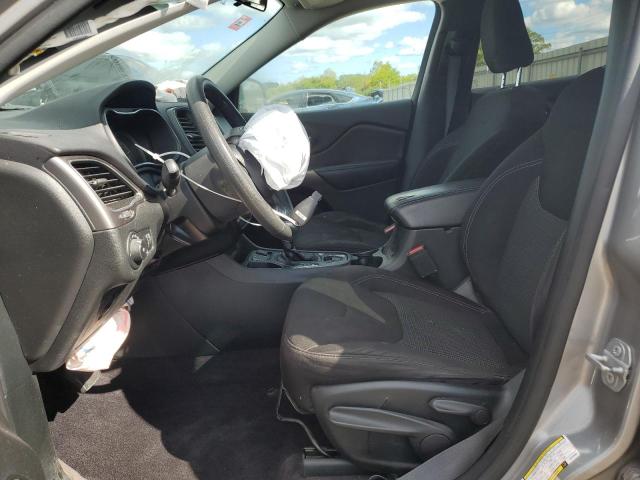 1C4PJLCB6KD246993 - 2019 JEEP CHEROKEE LATITUDE Silber Foto 7