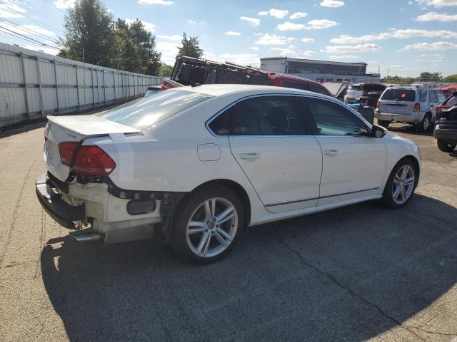 1VWCM7A36CC011975 - 2012 VOLKSWAGEN PASSAT SEL 白色 照片 3