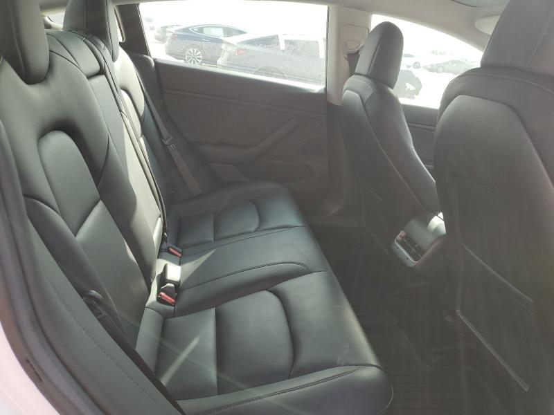 5YJ3E1EA0JF062393 - 2018 TESLA MODEL 3 Blanco foto 10