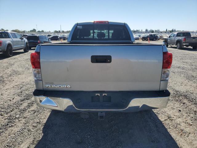 5TFRM5F1XAX019804 - 2010 TOYOTA TUNDRA DOUBLE CAB SR5 SILVER photo 6