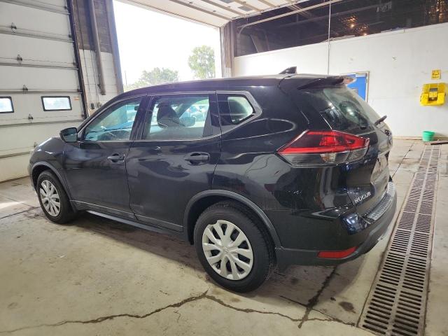 5N1AT2MT0JC712094 - 2018 NISSAN ROGUE S შავი ფოტო 2