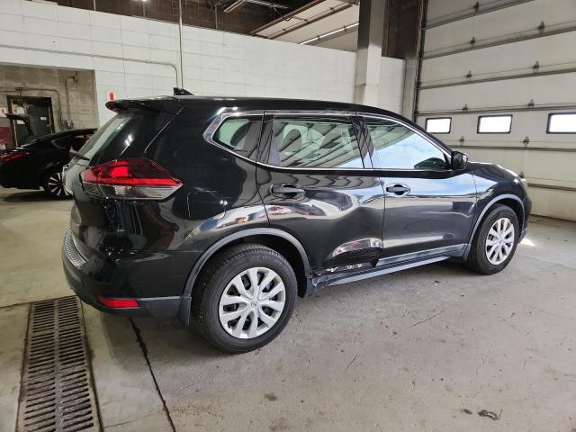 5N1AT2MT0JC712094 - 2018 NISSAN ROGUE S შავი ფოტო 3