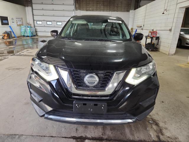 5N1AT2MT0JC712094 - 2018 NISSAN ROGUE S შავი ფოტო 5