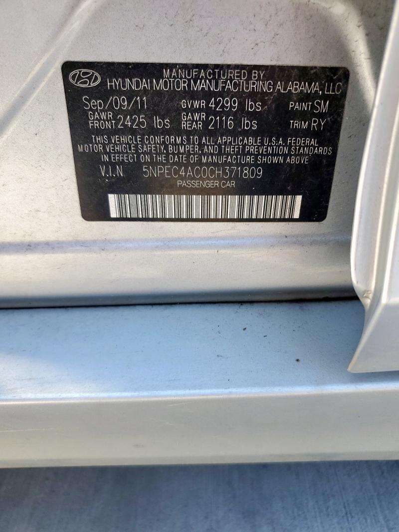 5NPEC4AC0CH371809 - 2012 HYUNDAI SONATA SE SILVER photo 12