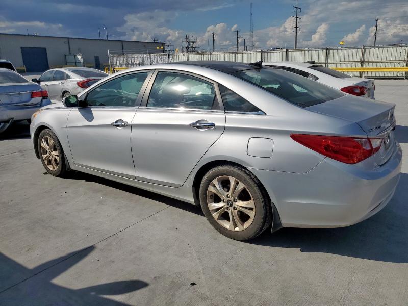 5NPEC4AC0CH371809 - 2012 HYUNDAI SONATA SE SILVER photo 2