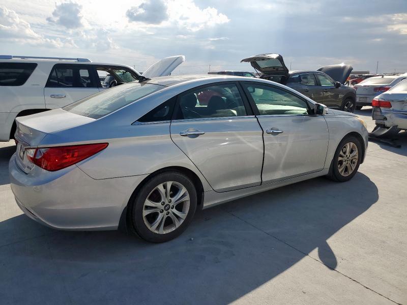 5NPEC4AC0CH371809 - 2012 HYUNDAI SONATA SE SILVER photo 3
