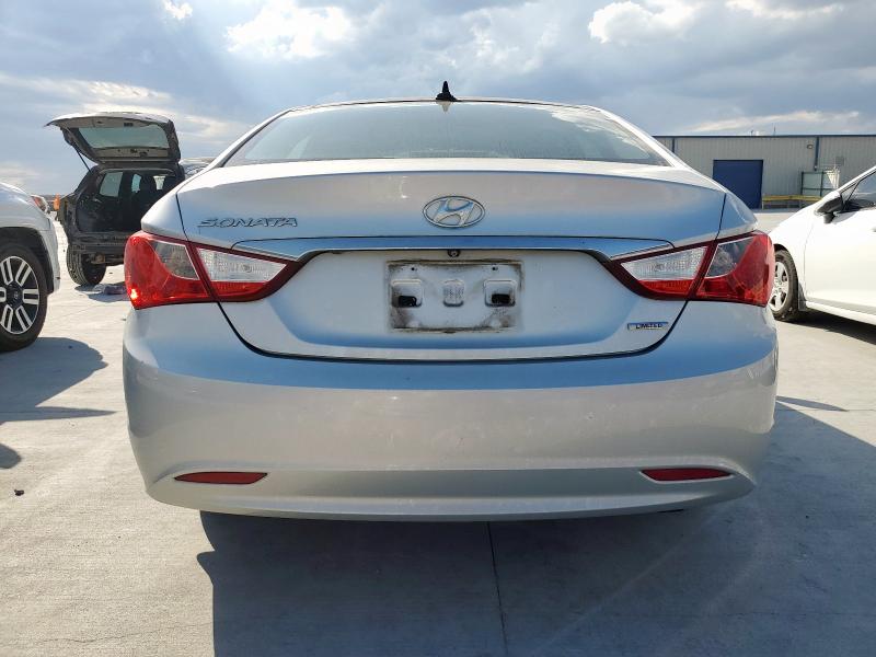 5NPEC4AC0CH371809 - 2012 HYUNDAI SONATA SE SILVER photo 6