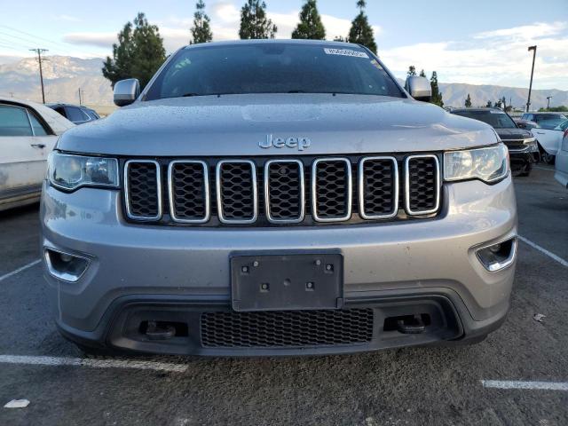 1C4RJFAG9JC402330 - 2018 JEEP GRAND CHER LAREDO Серый фото 5