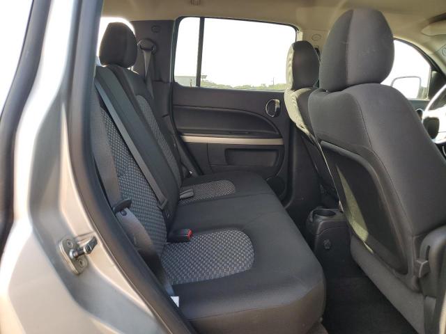 3GNCA53V39S644877 - 2009 CHEVROLET HHR LT SILVER photo 11