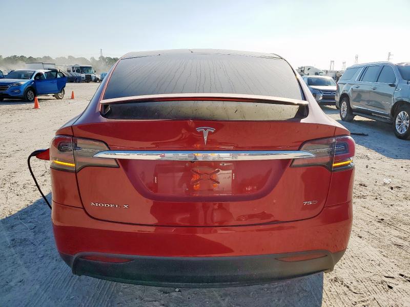 5YJXCBE21JF114779 - 2018 TESLA MODEL X RED photo 6