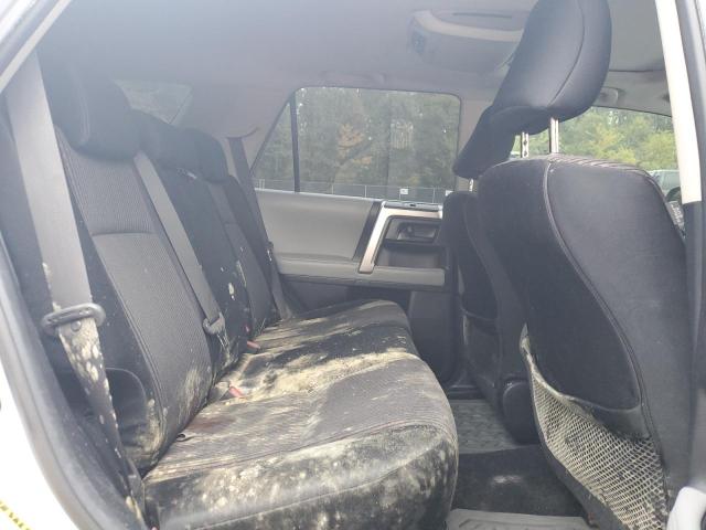 JTEBU5JR8A5003543 - 2010 TOYOTA 4RUNNER SR5 银色 照片 11