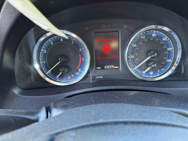 2T1BURHE8KC222442 - 2019 TOYOTA COROLLA L Blau Foto 8