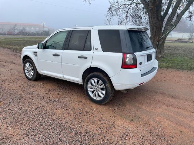 SALFR2BN6CH308647 - 2012 LAND ROVER LR2 HSE WHITE photo 3