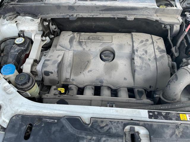 SALFR2BN6CH308647 - 2012 LAND ROVER LR2 HSE WHITE photo 7