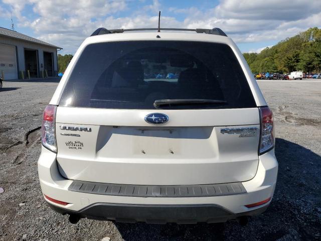 JF2SHAECXBH746651 - 2011 SUBARU FORESTER LIMITED WHITE photo 6