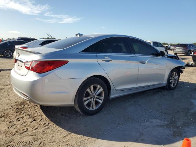 5NPEB4AC8DH509259 - 2013 HYUNDAI SONATA GLS SILVER photo 3