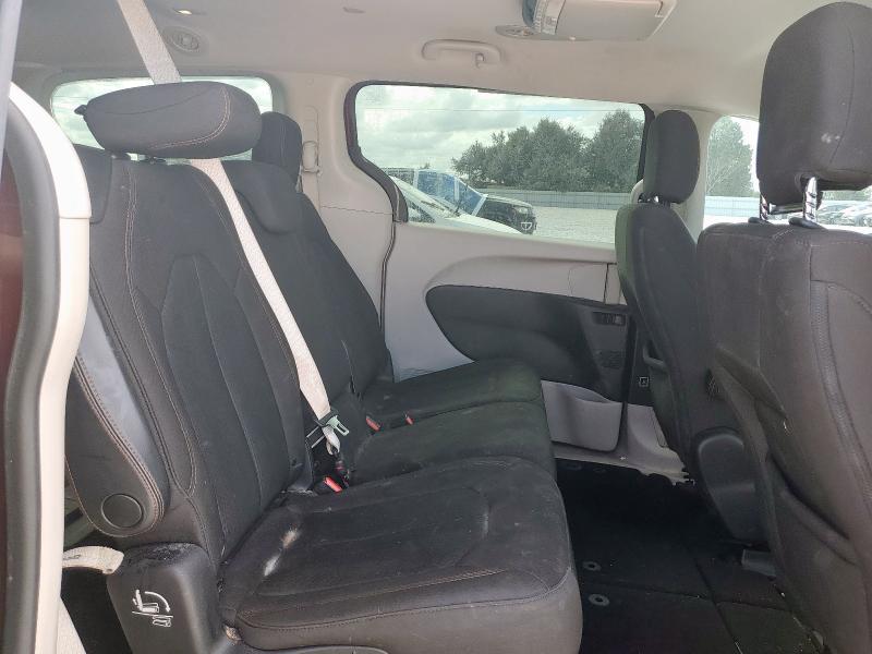 2C4RC1DG7HR638307 - 2017 CHRYSLER PACIFICA TOURING MAROON photo 11