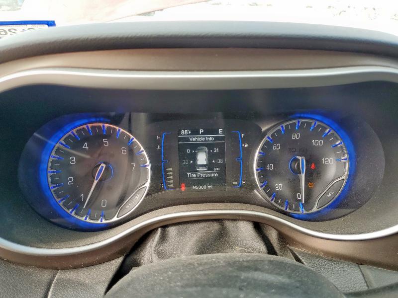 2C4RC1DG7HR638307 - 2017 CHRYSLER PACIFICA TOURING MAROON photo 9