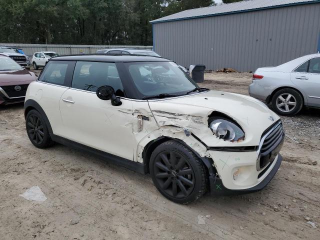 WMWXP5C52J3C65579 - 2018 MINI COOPER CREAM photo 4