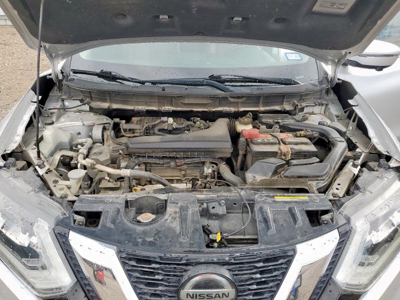 JN8AT2MT2JW468018 - 2018 NISSAN ROGUE S 银色 照片 11