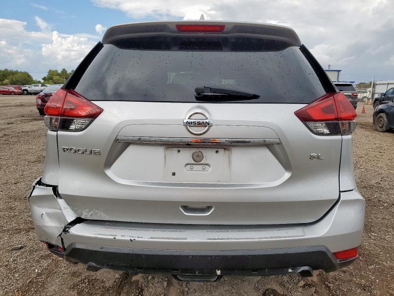 JN8AT2MT2JW468018 - 2018 NISSAN ROGUE S 银色 照片 6