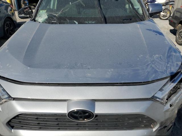 2T3P1RFV7PW373237 - 2023 TOYT RAV4 XLE Gümüş foto 12