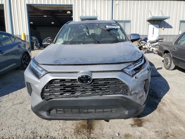 2T3P1RFV7PW373237 - 2023 TOYT RAV4 XLE Gümüş foto 5