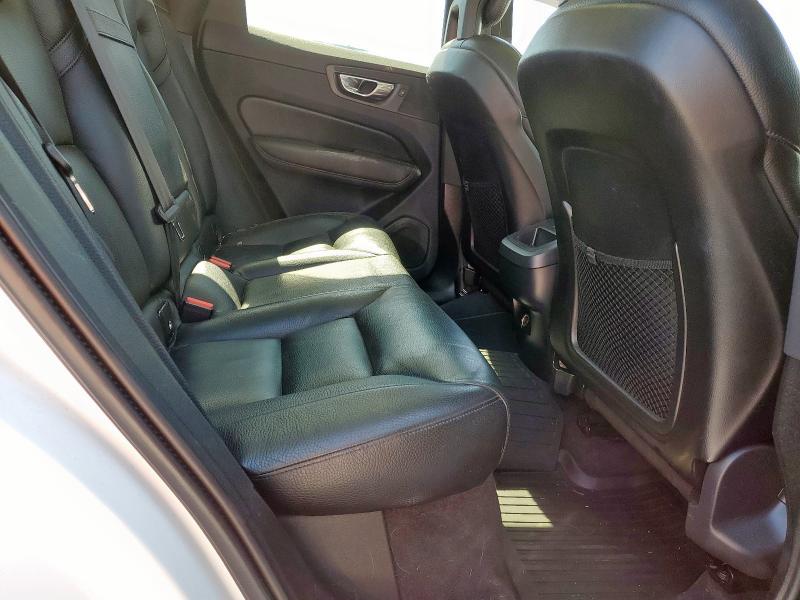 LYV102RKXKB186768 - 2019 VOLVO XC60 T5 Blanc photo 10