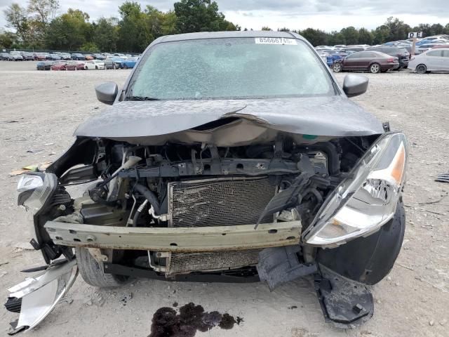 3N1CN7AP8KL800847 - 2019 NISSAN VERSA S 灰色 照片 5