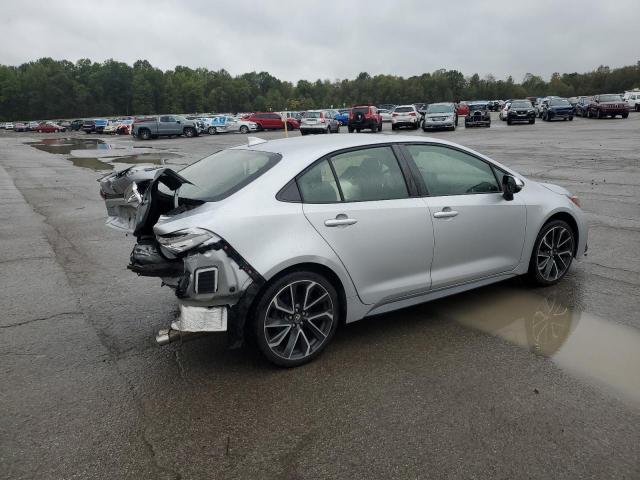 JTDP4MCE7NJ082022 - 2022 TOYOTA COROLLA SE SILVER photo 3