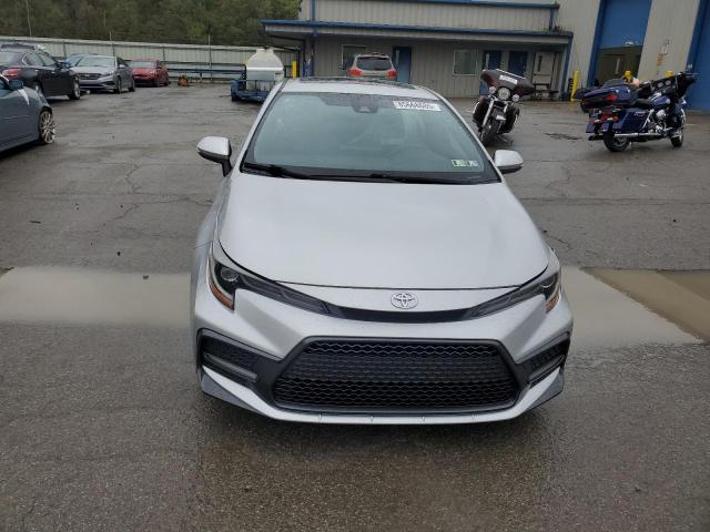 JTDP4MCE7NJ082022 - 2022 TOYOTA COROLLA SE SILVER photo 5