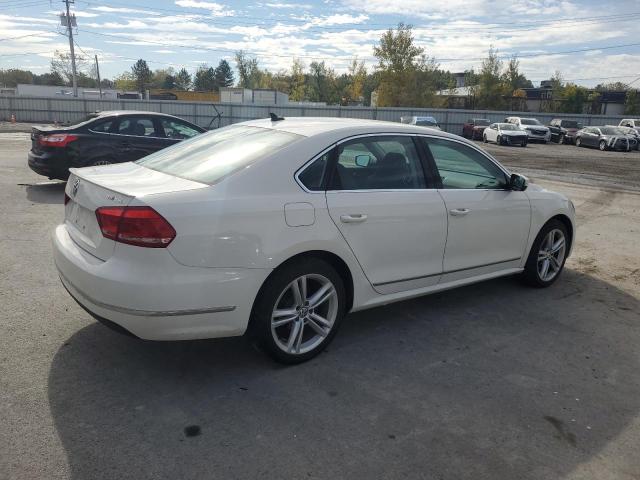 1VWCV7A32FC013546 - 2015 VOLKSWAGEN PASSAT SEL Weiß Foto 3