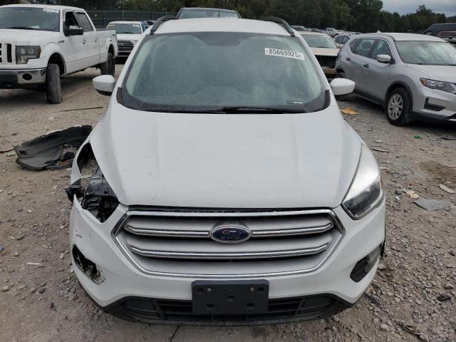 1FMCU0GD9JUC07597 - 2018 FORD ESCAPE SE WHITE photo 5