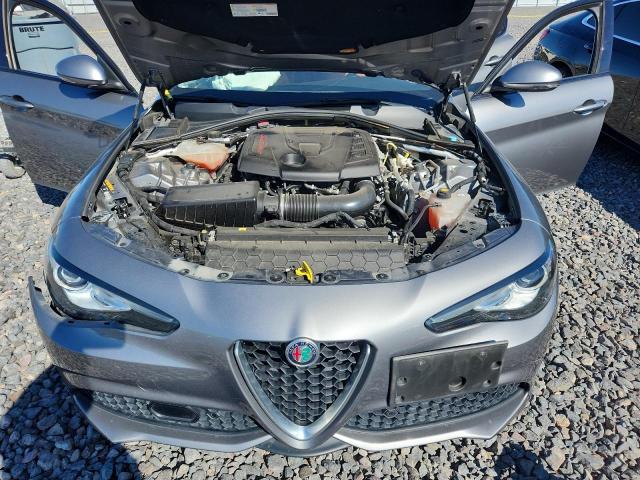 ZARFAEEN5J7577730 - 2018 ALFA ROMEO GIULIA TI Q4 SILVER photo 11