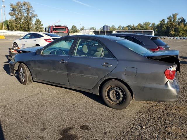 4T1BE32K15U976410 - 2005 TOYOTA CAMRY LE 灰色 照片 2