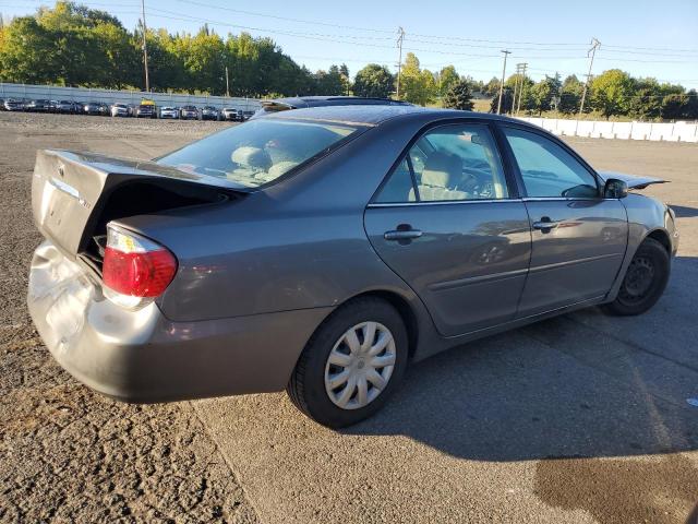 4T1BE32K15U976410 - 2005 TOYOTA CAMRY LE 灰色 照片 3