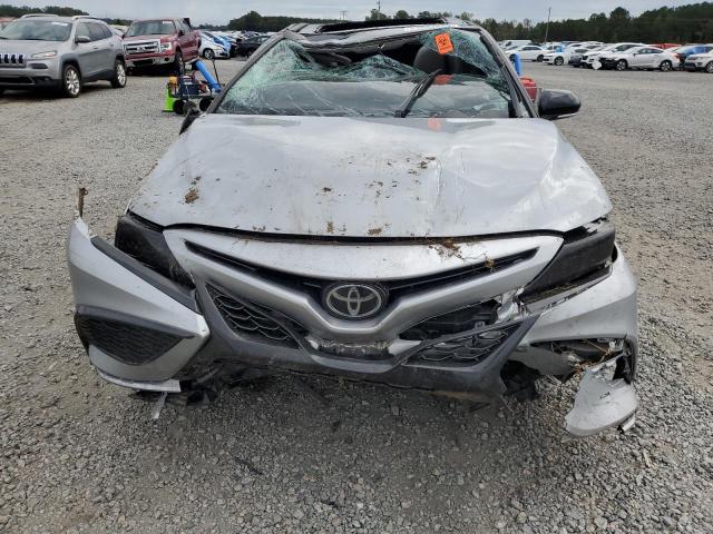 4T1K61AK0PU173450 - 2023 TOYOTA CAMRY XSE SILVER photo 5