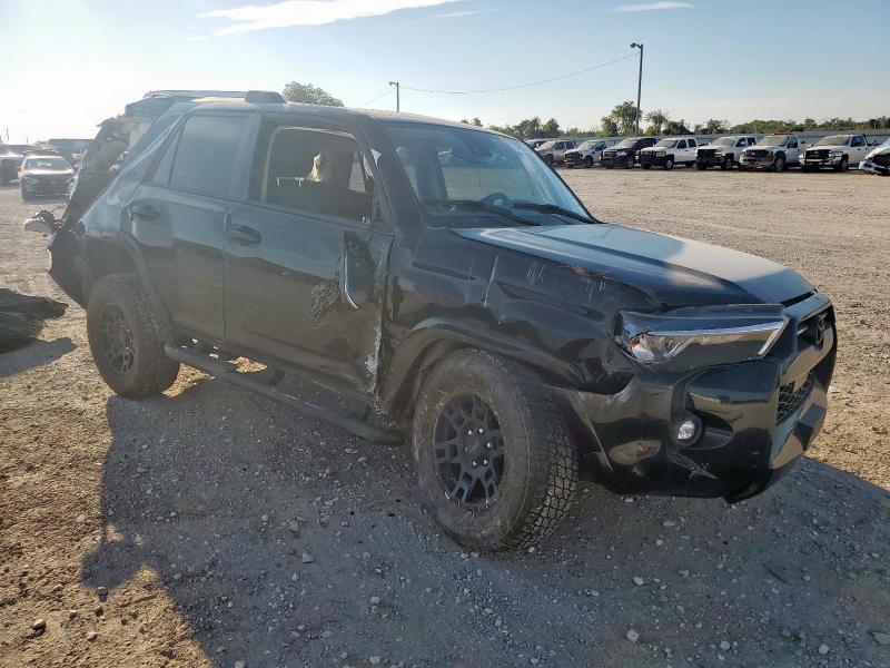 JTEFU5JR6M5231806 - 2021 TOYOTA 4RUNNER SR5 BLACK photo 4