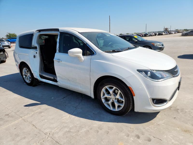 2C4RC1FG5JR227233 - 2018 CHRYSLER PACIFICA TOURING PLUS WHITE photo 4